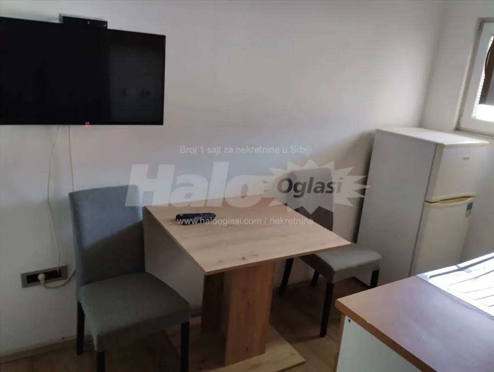 Borča-nov lep namesten stan,kod Skroz Dobre Pekare — 11