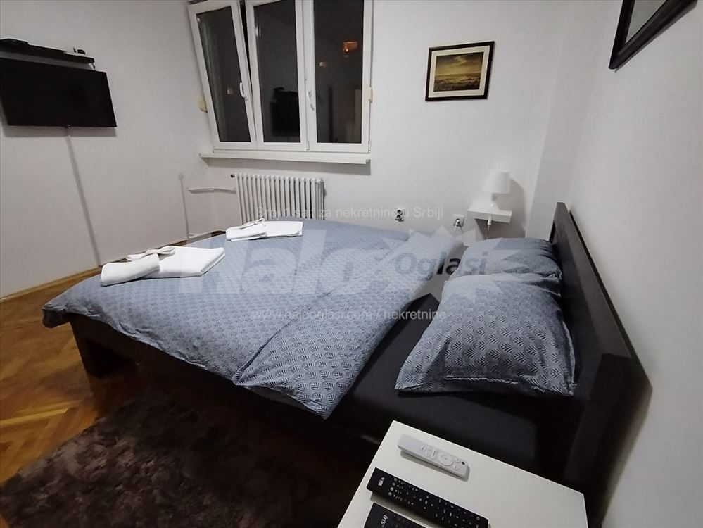 Botanička bašta, dvoiposoban stan — 10