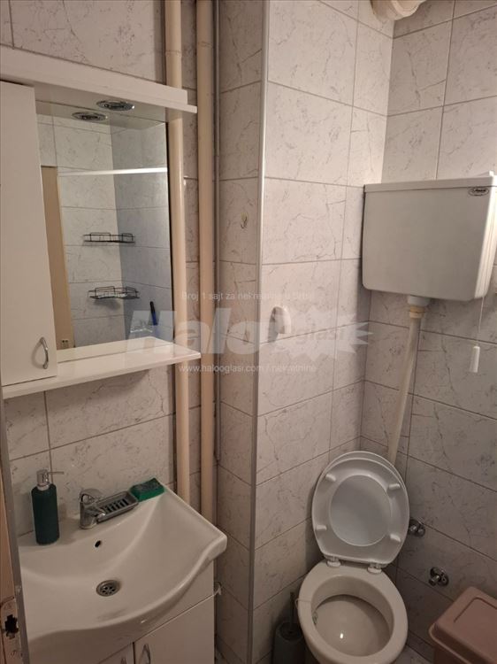 Braće Jerković; useljiv od 01.08; namešten; 56m² — 11