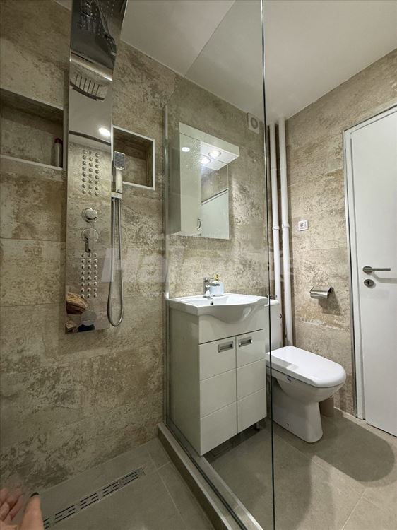 Budite prvi stanar — 10