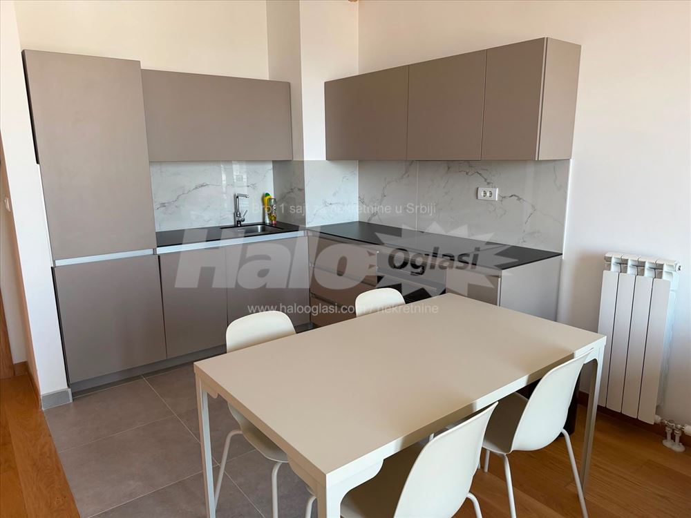 Bulevar heroja sa Košara 8 — 2