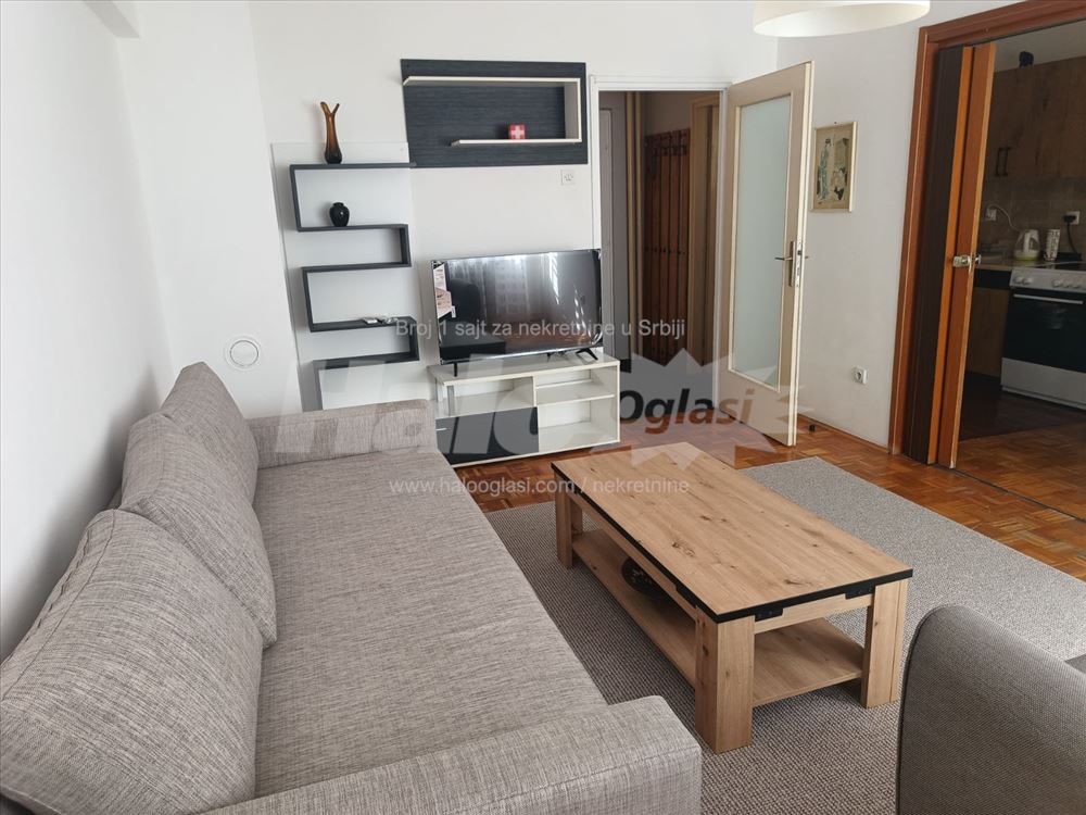 Bulevar kralja Aleksandra, crvene zgrade — 4