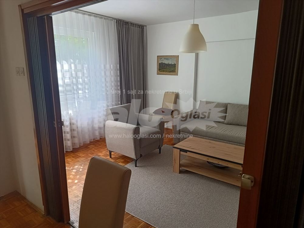 Bulevar kralja Aleksandra, crvene zgrade — 8
