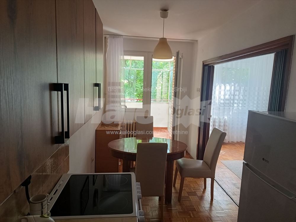 Bulevar kralja Aleksandra, crvene zgrade — 9