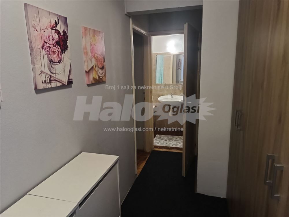 Bulevar kralja Aleksandra, crvene zgrade — 12
