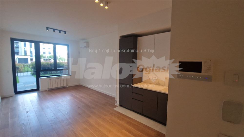 Trosoban 83m2 + Bašta 72m², Izdat 1800€, Vlasnik — 6
