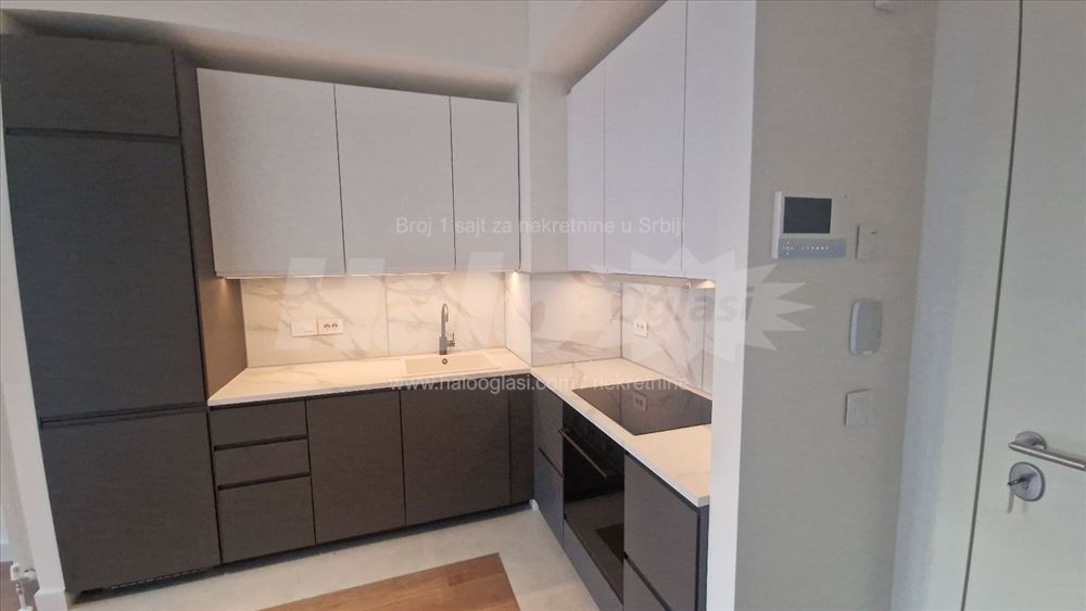 Trosoban 83m2 + Bašta 72m², Izdat 1800€, Vlasnik — 7