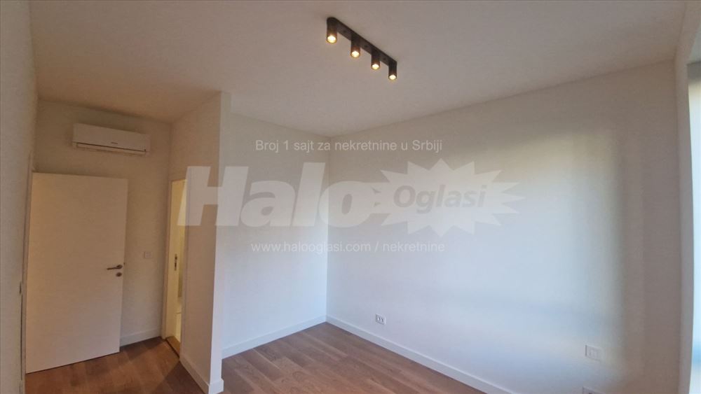 Trosoban 83m2 + Bašta 72m², Izdat 1800€, Vlasnik — 9