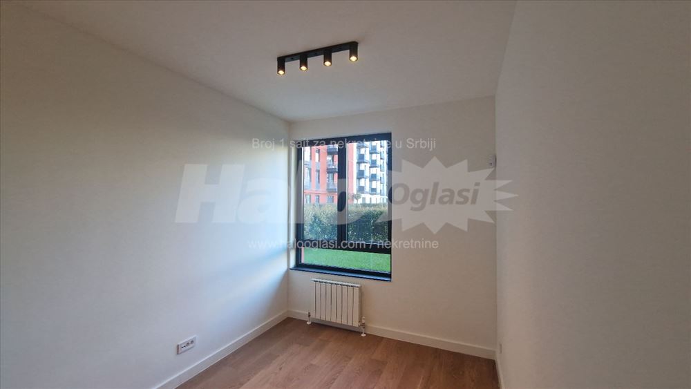 Trosoban 83m2 + Bašta 72m², Izdat 1800€, Vlasnik — 15