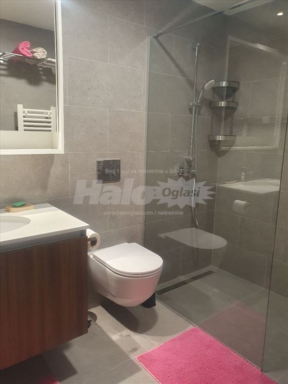BW Sensa: 2 Bedroom Cozy Retreat & 2 Parking Lots — 10