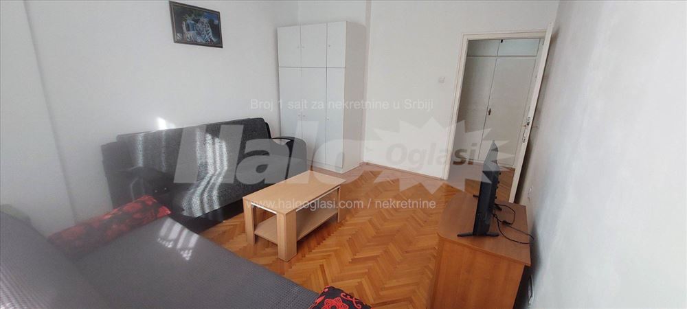 Cara Urosa, Dorćol, 40m2, zapadno orjentisan — 2