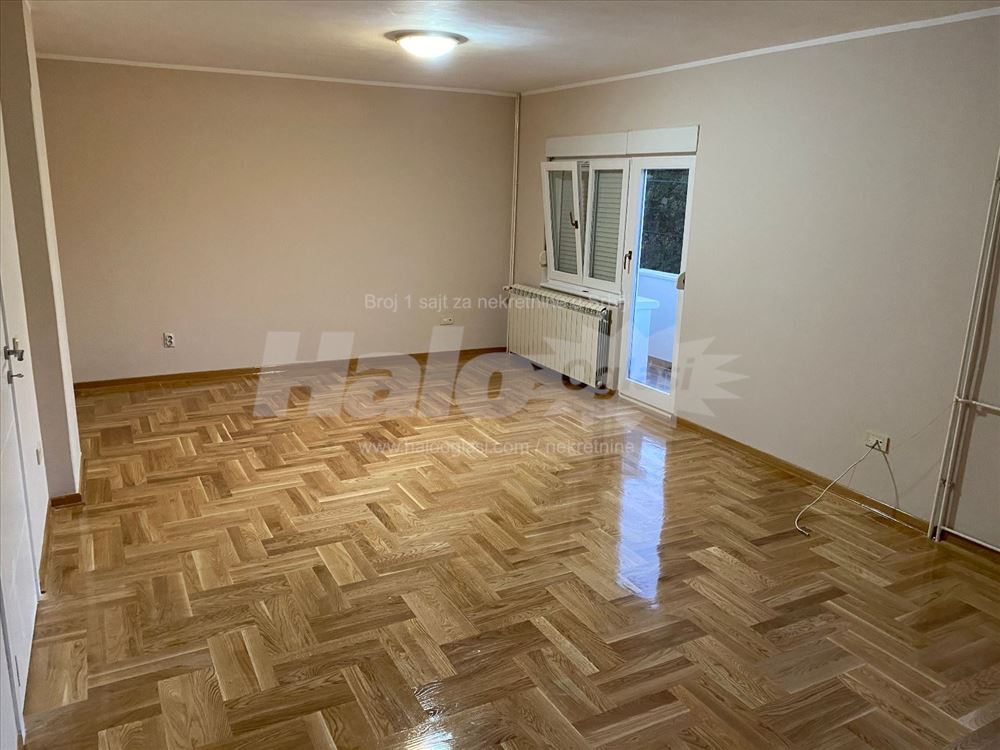 Cela kuća 270m2, Banovo brdo, Orfelinova — 2