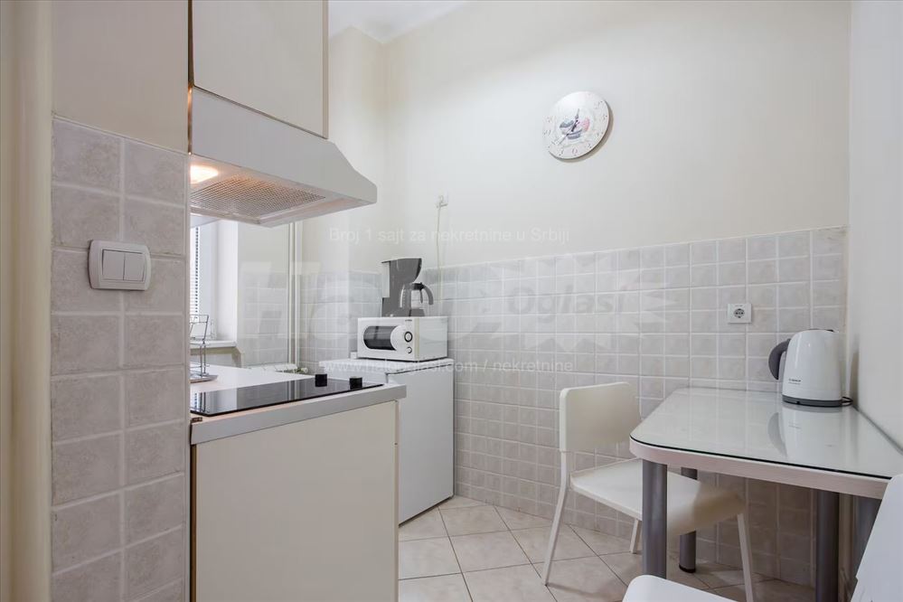 CENTAR, 2.0, Knez Mihailova, Marsala Birjuzova — 6