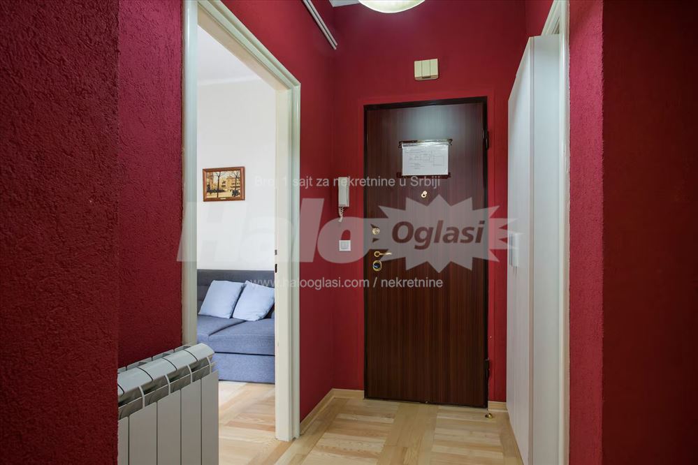 CENTAR, 2.0, Knez Mihailova, Marsala Birjuzova — 12