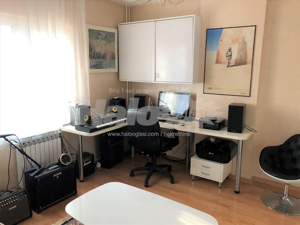 Centar Banovog Brda kod Doma zdravlja — 5