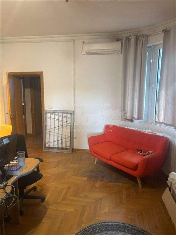 Centar- Decanska – 91 m², 4 prostorije, l — 3