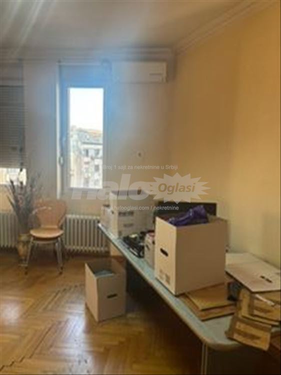 Centar- Decanska – 91 m², 4 prostorije, l — 9