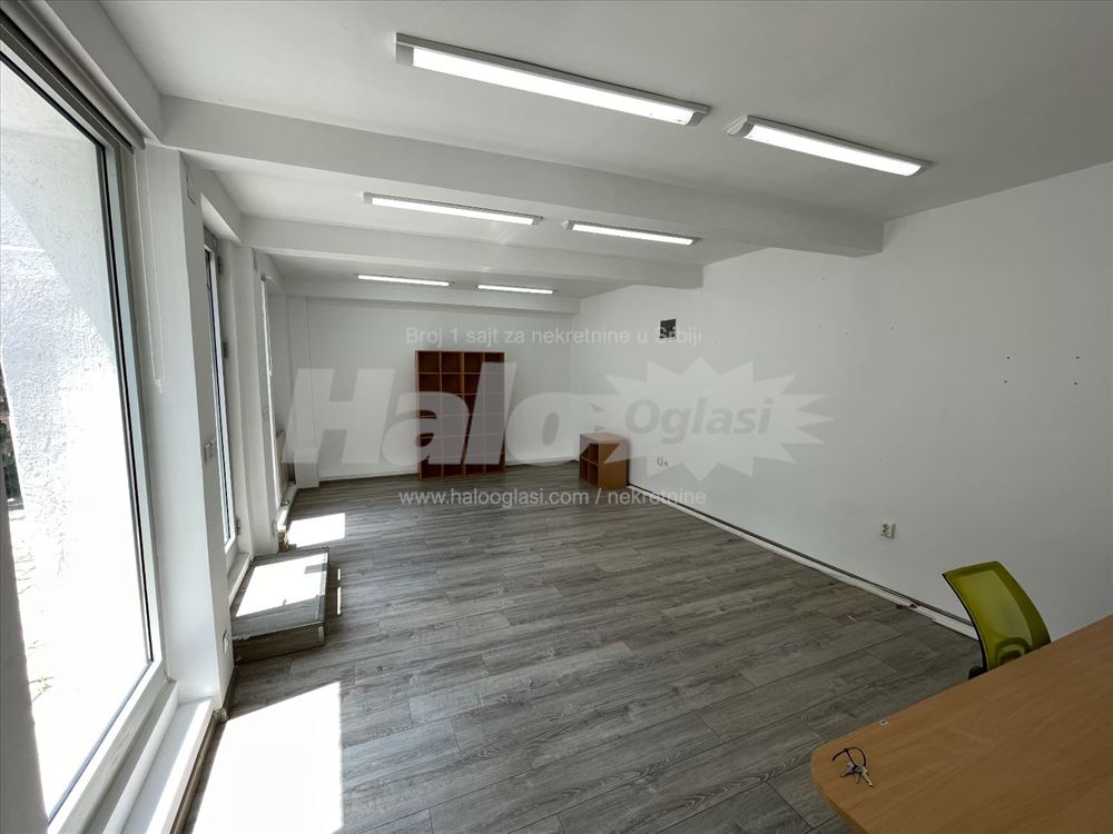 Centar Kosovska poslovni prostor + 2 parking mesta — 10