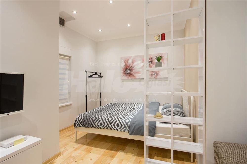 Centar - Lux Stan, 33m2 + Privatna Bašta — 13