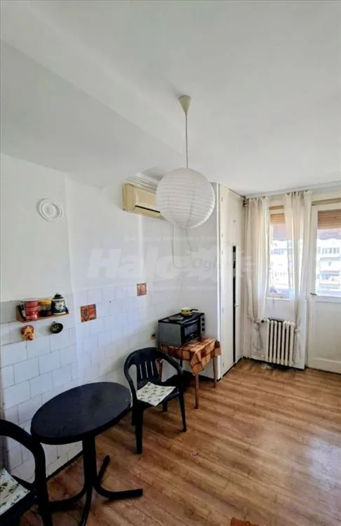 Centar Mladenovca – 45 m² sa pogledom na trg — 2
