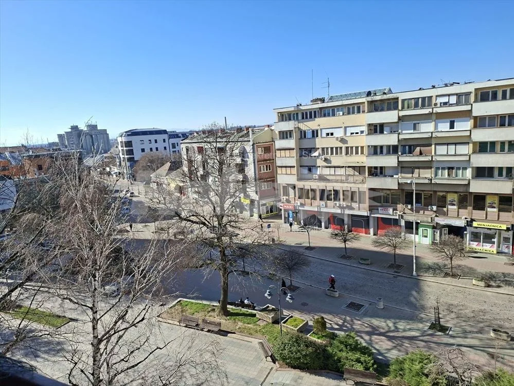 Centar Mladenovca – 45 m² sa pogledom na trg — 5