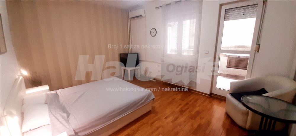 Centar,može i na kraći period,vlasnik — 2