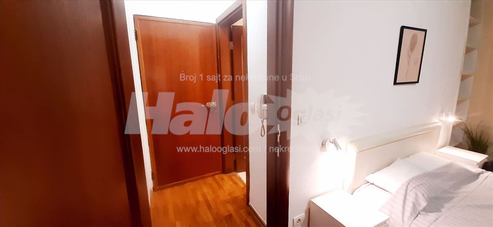 Centar,može i na kraći period,vlasnik — 5