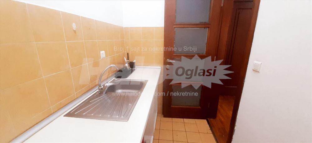 Centar,može i na kraći period,vlasnik — 9