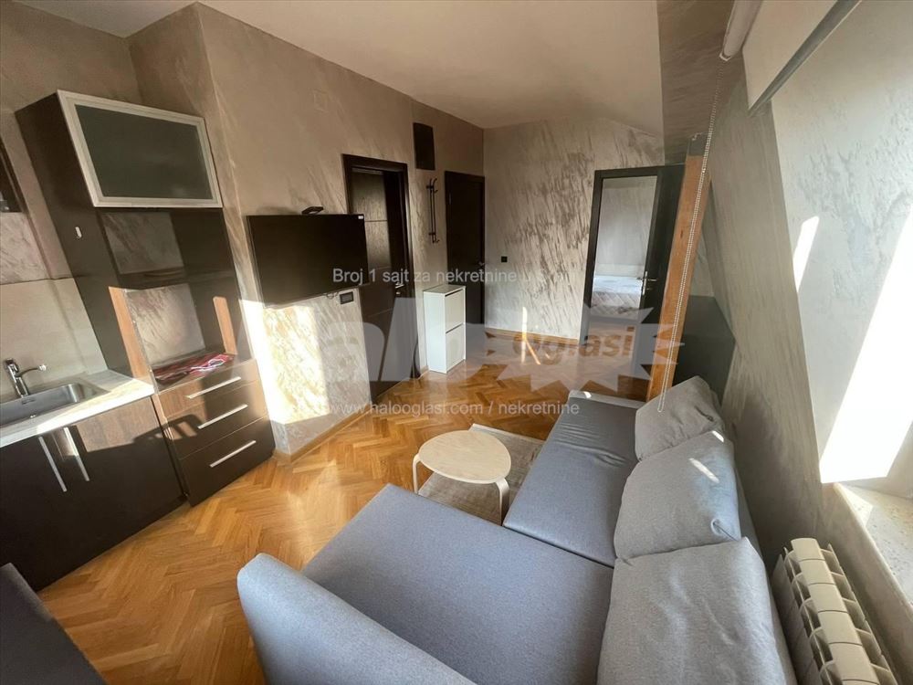 Centar, Profesorska kolonija, lep, sredjen stan — 8