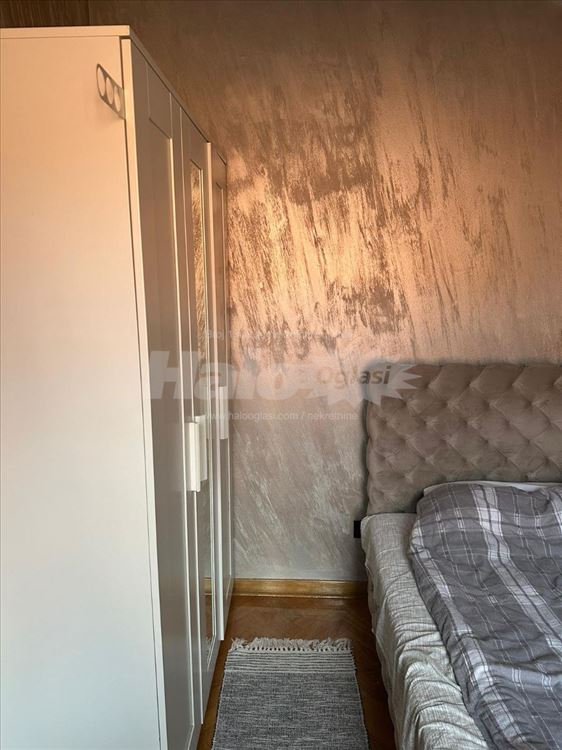 Centar, Profesorska kolonija, lep, sredjen stan — 12