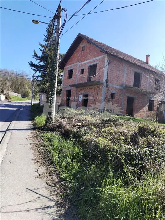 Centar, Sopot kuca 290m2, plac 5,30ari — 4