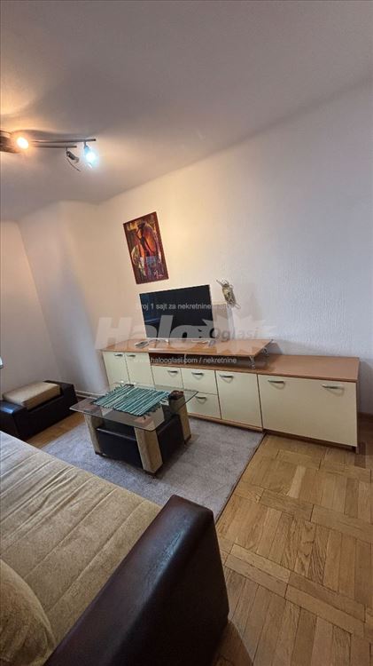 Centar, Stari grad, Svetogorska, 2.0, Odličan — 3