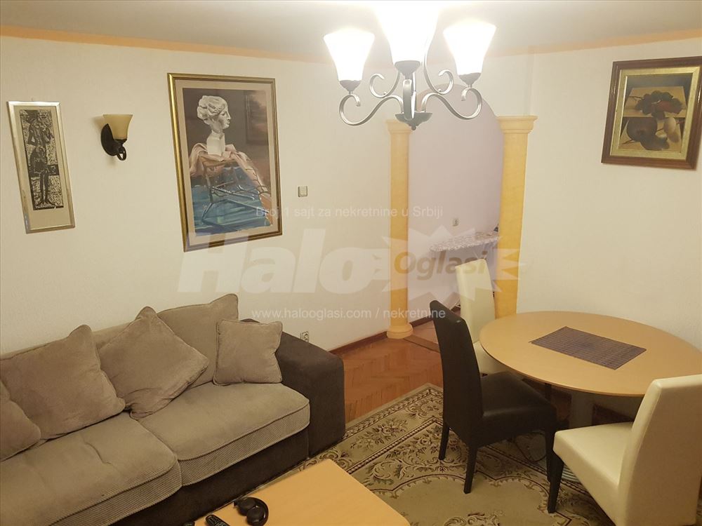 Centar trosoban 75 kvm, lux,, kod Skupstine — 2