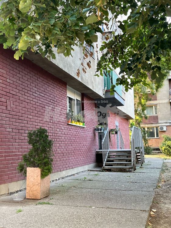 Centar Zemuna, 1.5 stan, izdaje se na 6 meseci — 3