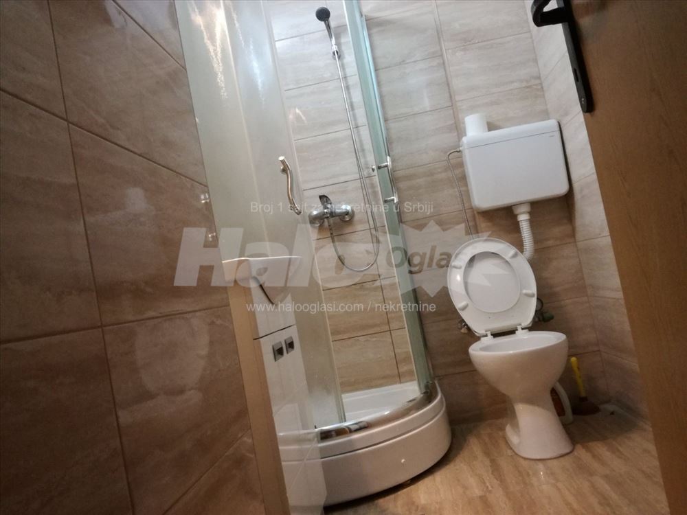 Centar,renoviran,nov nameštaj — 8