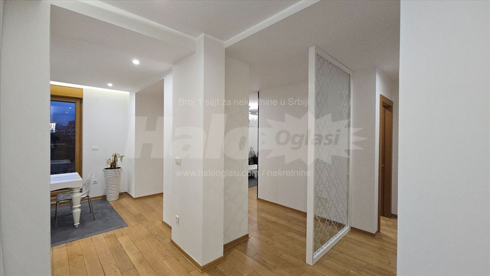 Central Garden, 4 sobe, 2 Garaze, 3 terase, — 3