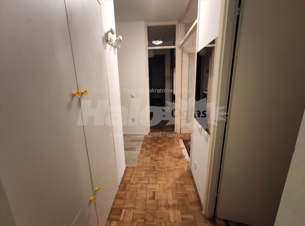 Cerak Vinogradi 48m2 infostan uračunat u cenu — 2