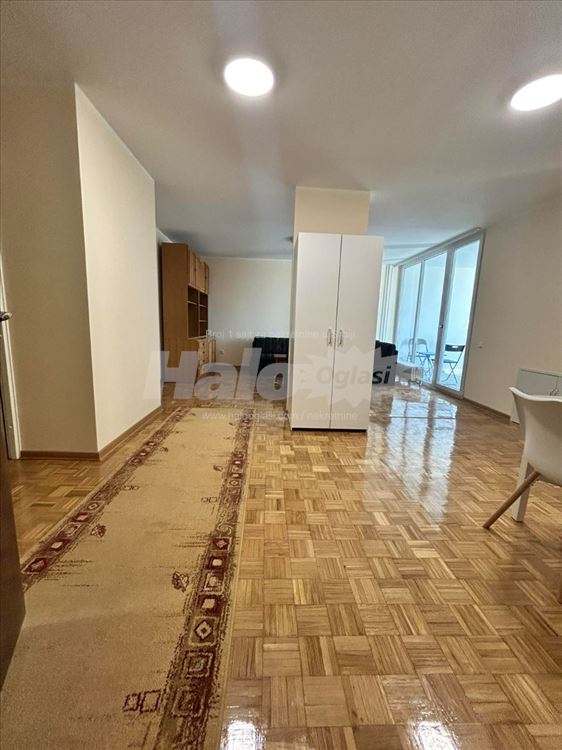 Cerak Vinogradi, stan, 83 m2 — 2