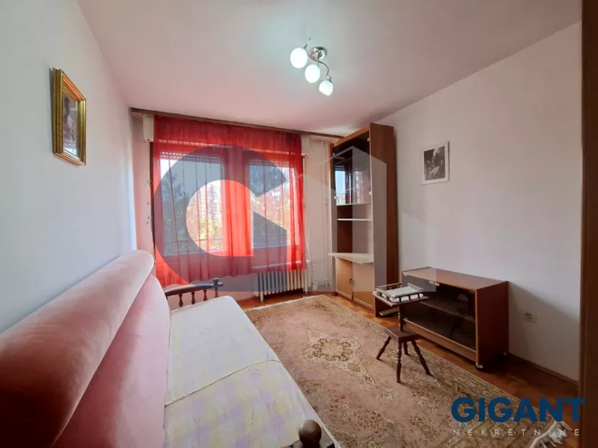 Četvorosoban stan za izdavanje, Crvenih Hrastova 6, 450€, 73m² — 5