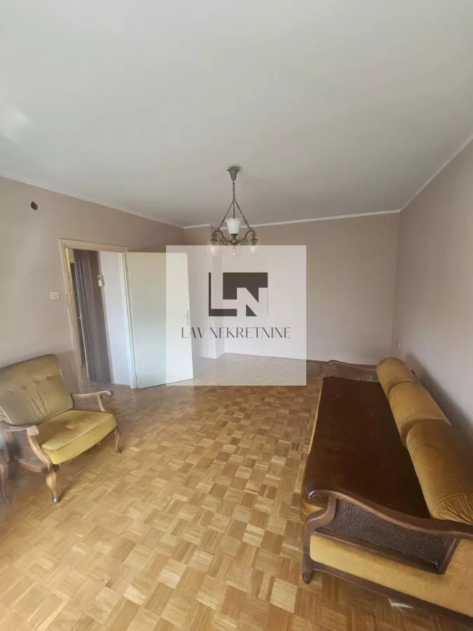 Četvorosoban stan za izdavanje, Prvomajska, 500€, 70m² — 4