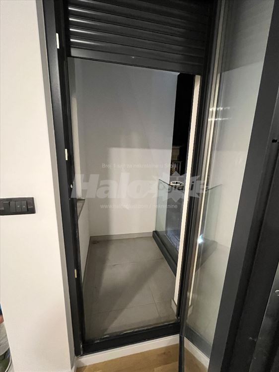 Crnogorska 9 Zemun 38m2 — 4