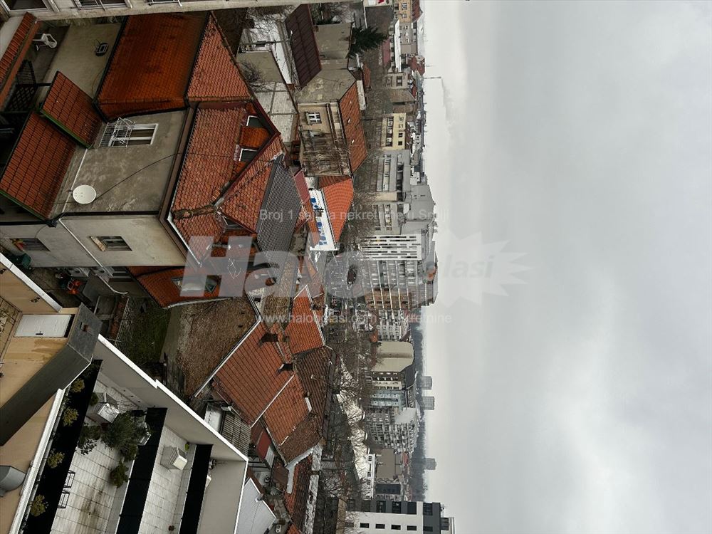 Crveni krst, Gajeva lux, vlasnik — 13
