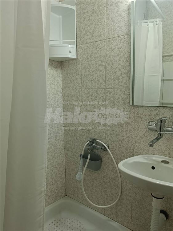 Crveni krst, izdajem 1.5 kompletno namešten stan — 5