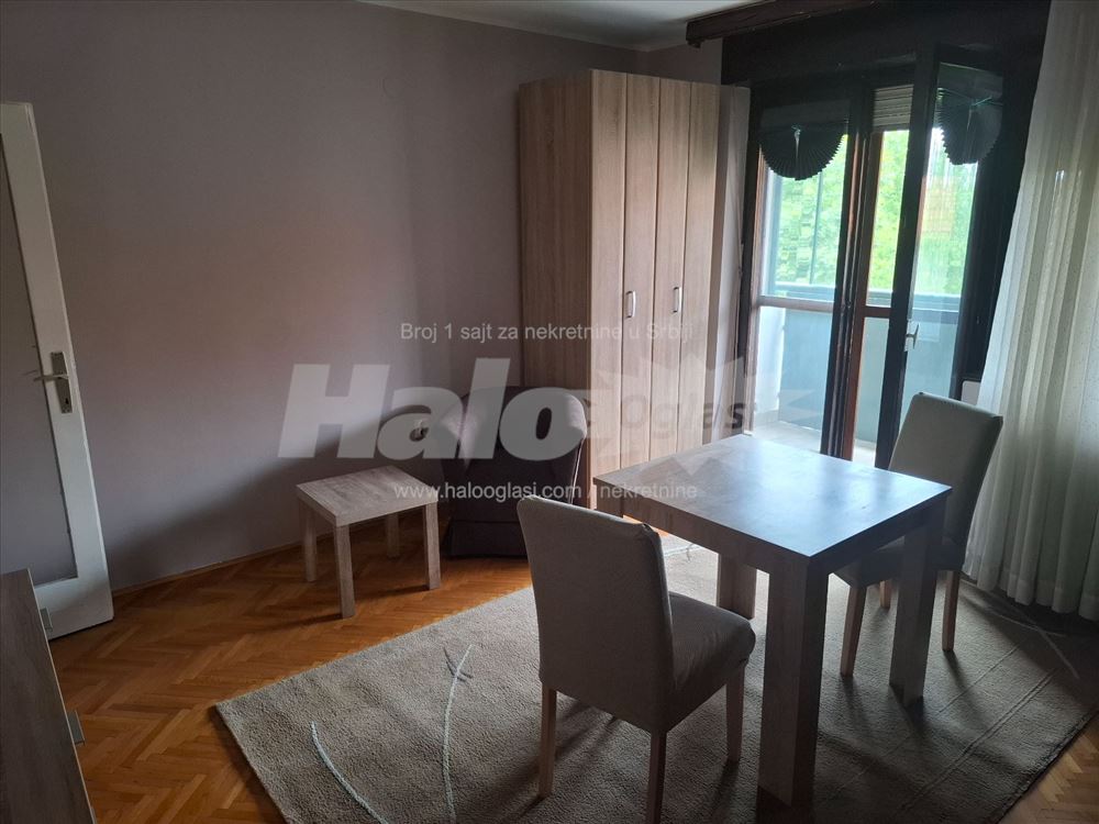 Cukaricka padina top garsonjera 27+5m2 terasa — 2