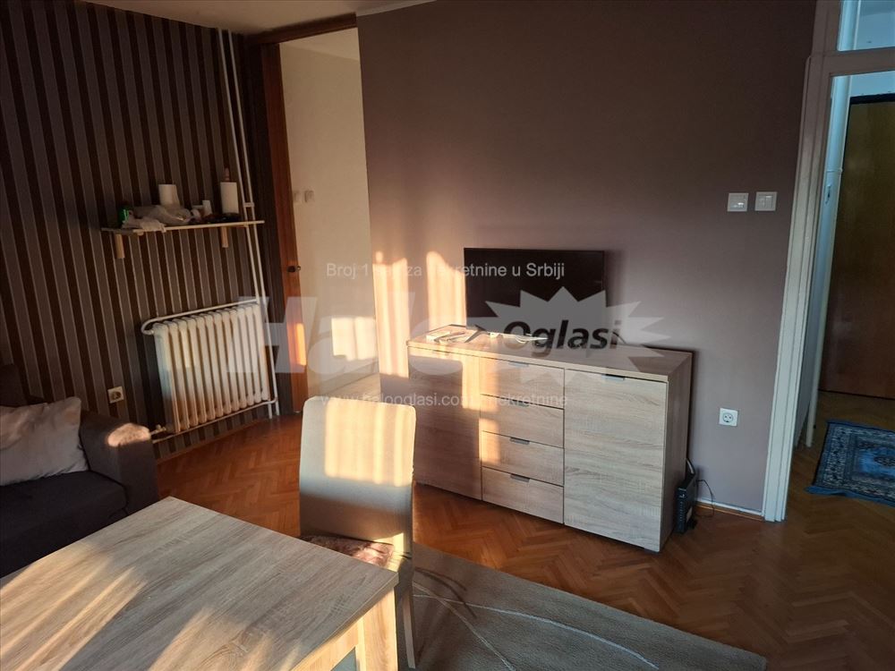 Cukaricka padina top garsonjera 27+5m2 terasa — 3