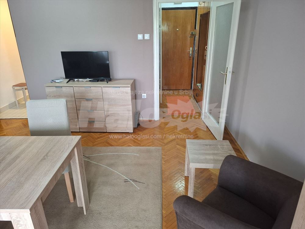 Cukaricka padina top garsonjera 27+5m2 terasa — 5