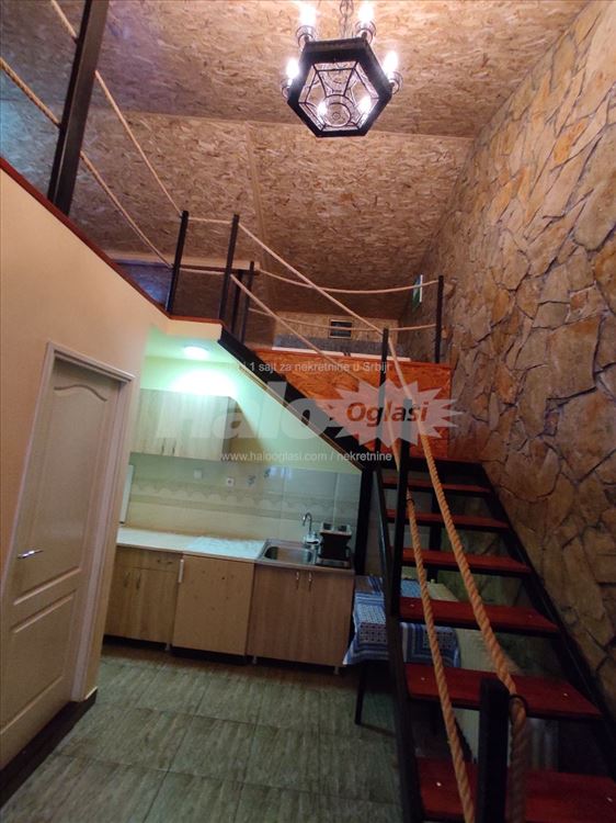 Cvetkova pijaca 55m2  dupleks — 2