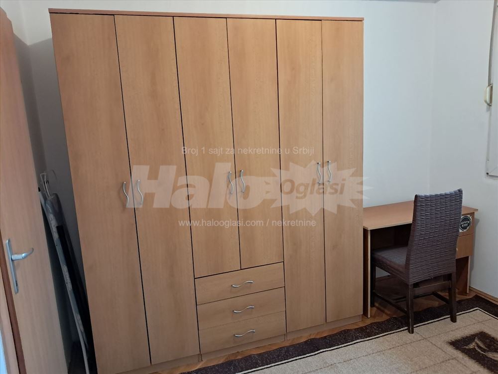 Cvetkova pijaca kompletno namešten stan — 7