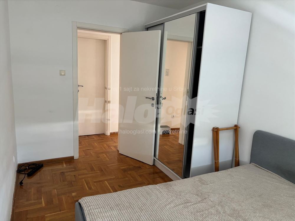 Cvetkova pijaca, svetao stan u mirnom okruzenju — 2