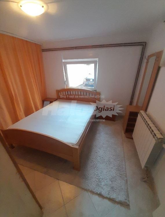 Cvetkova pijaca,Vojvode Dovezenskog — 6